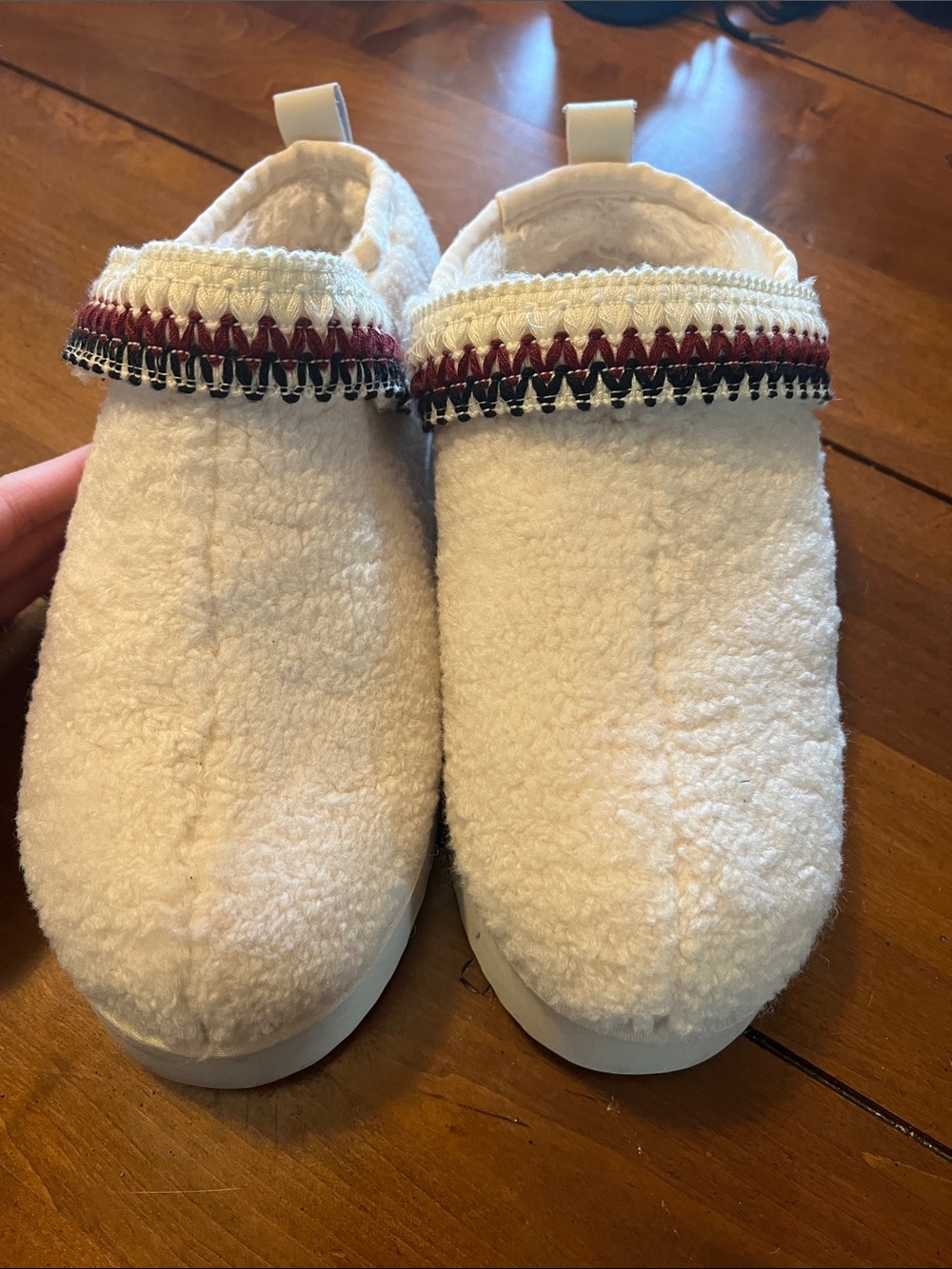 Cozy Cream Sherpa Slip-On Slippers with Decorative Trim